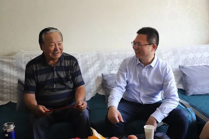 七一慰问.jpg